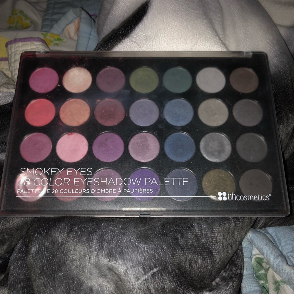 BH Cosmetics Smokey Eyes 28 Shadow Palette